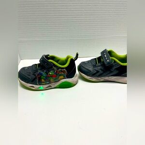 TMNT Boys’ Light-Up‎ Sneakers – Size 6 – Teenage Mutant Ninja Turtles